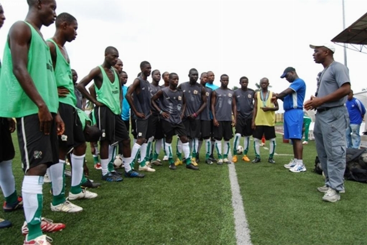 L`Ambassadeur de Côte d`ivoire à l`entraînement des Eléphants